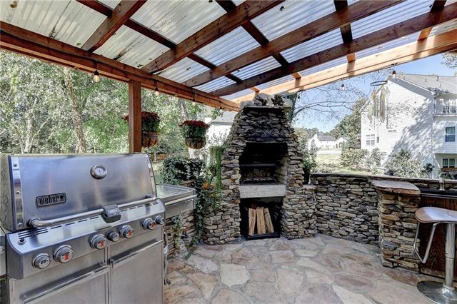 1500 Hampton Hollow Drive, Lawrenceville, GA 30043