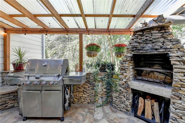 1500 Hampton Hollow Drive, Lawrenceville, GA 30043