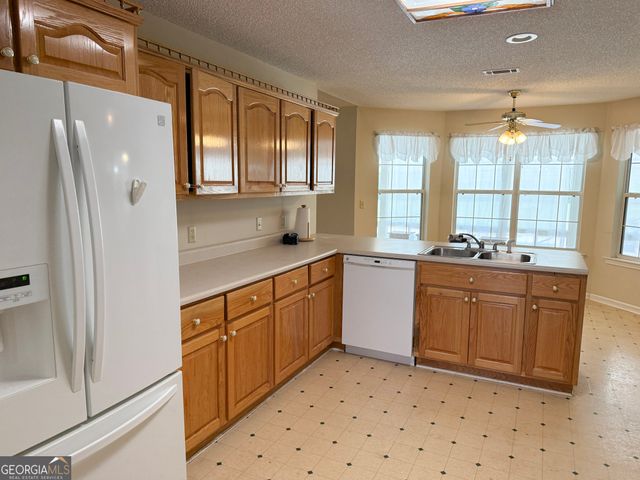 3170 Sheri Lane, Blackshear, GA 31516