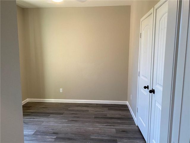 712 Estes PARK, Taylor, TX 76574