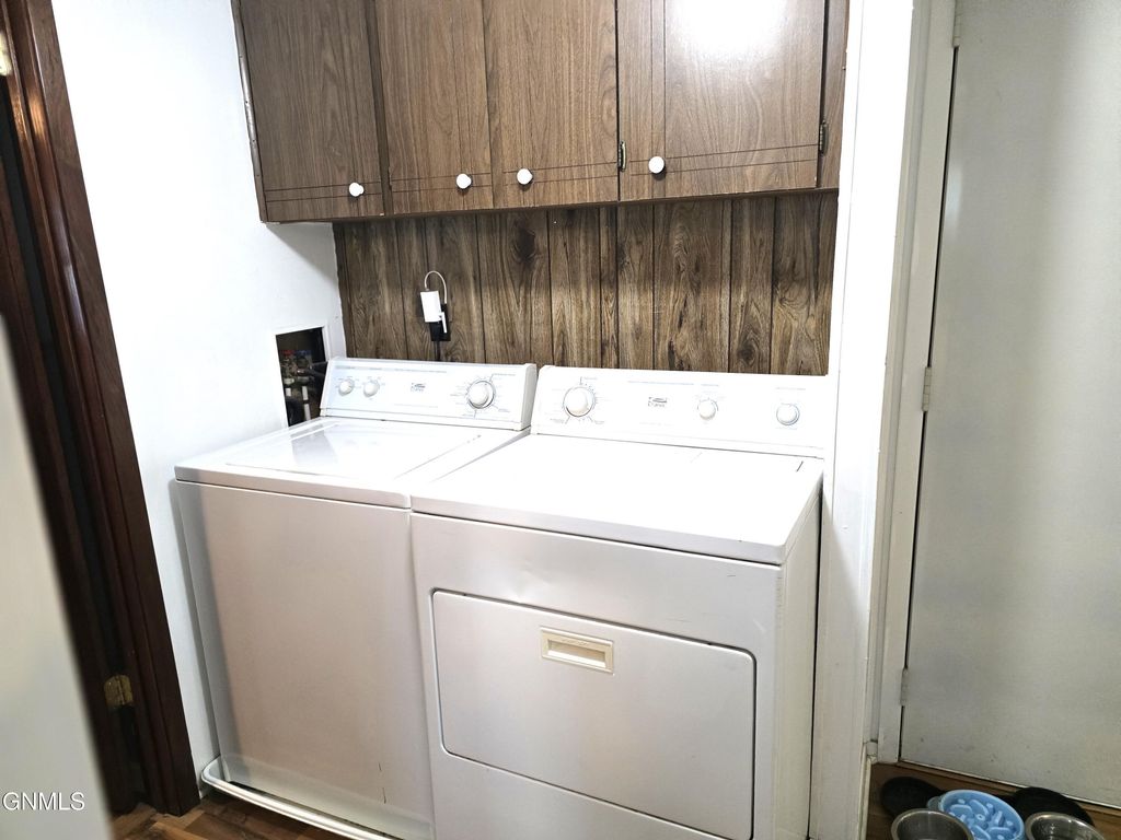 310 Buckingham Place, Bismarck, ND 58504 photo 18