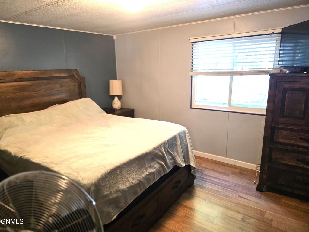 310 Buckingham Place, Bismarck, ND 58504 photo 20