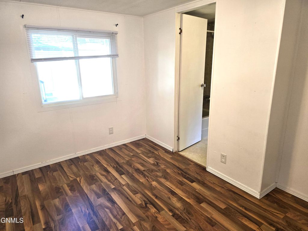 310 Buckingham Place, Bismarck, ND 58504 photo 24