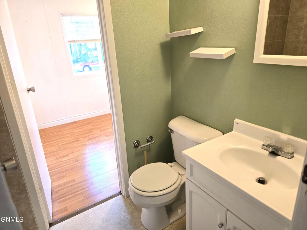 310 Buckingham Place, Bismarck, ND 58504 photo 28