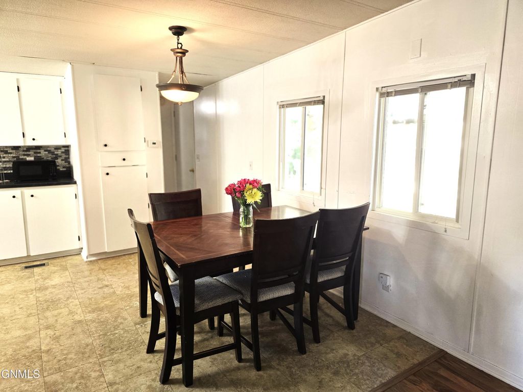 310 Buckingham Place, Bismarck, ND 58504 photo 8