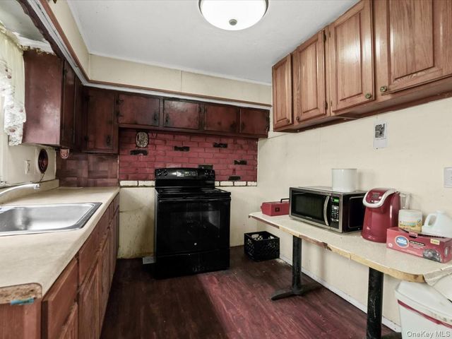 130 Lemon Street, Central Islip, NY 11722