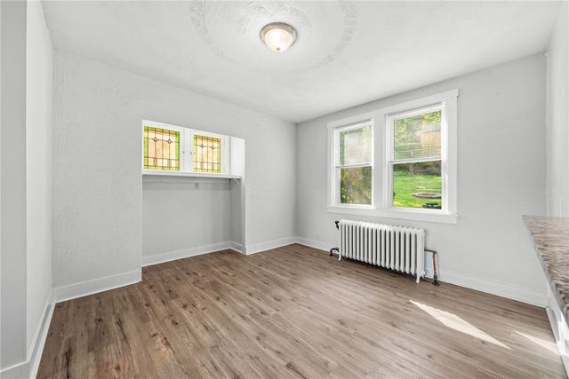 27 W Bellecrest Ave, Brentwood, PA 15227
