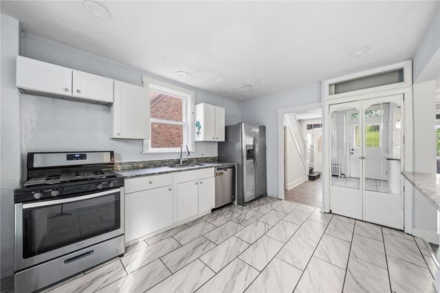 27 W Bellecrest Ave, Brentwood, PA 15227