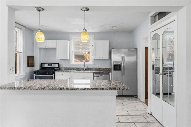 27 W Bellecrest Ave, Brentwood, PA 15227