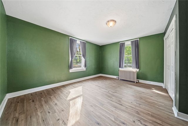 27 W Bellecrest Ave, Brentwood, PA 15227