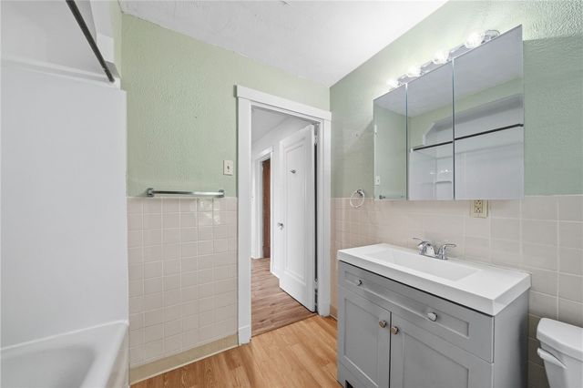 27 W Bellecrest Ave, Brentwood, PA 15227
