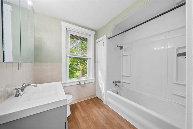 27 W Bellecrest Ave, Brentwood, PA 15227
