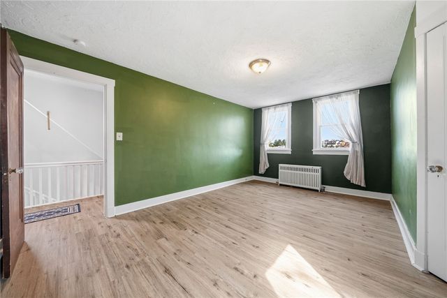 27 W Bellecrest Ave, Brentwood, PA 15227