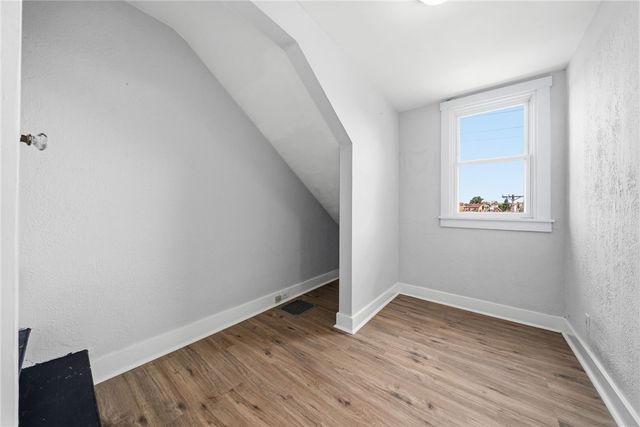 27 W Bellecrest Ave, Brentwood, PA 15227