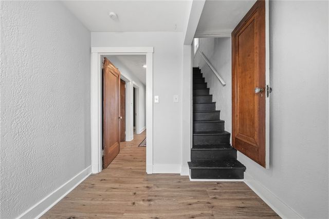 27 W Bellecrest Ave, Brentwood, PA 15227