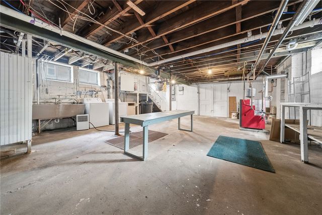 27 W Bellecrest Ave, Brentwood, PA 15227