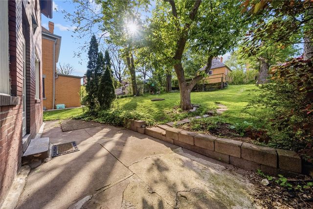 27 W Bellecrest Ave, Brentwood, PA 15227