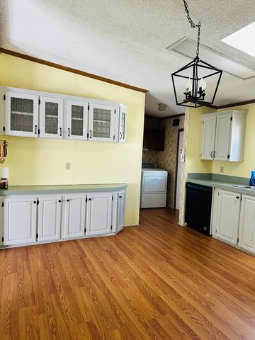 47 Washington Street 54, Auburn, MA 01501