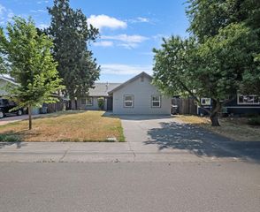 1120 Snyder Dr, Davis, CA 95616