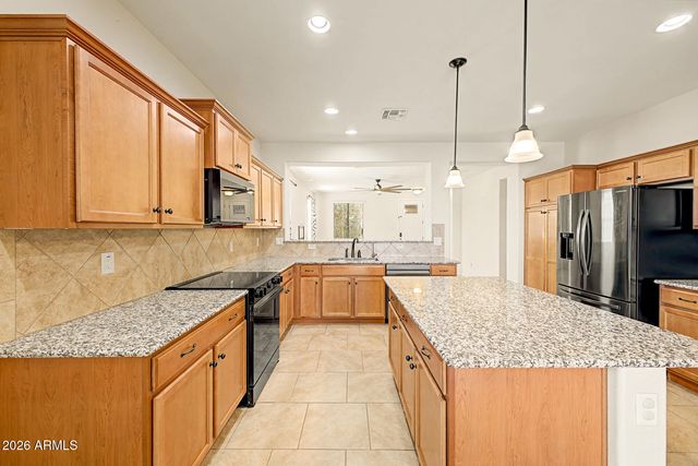 8231 S 70TH Drive, Laveen, AZ 85339