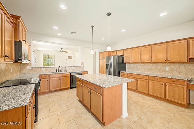 8231 S 70TH Drive, Laveen, AZ 85339