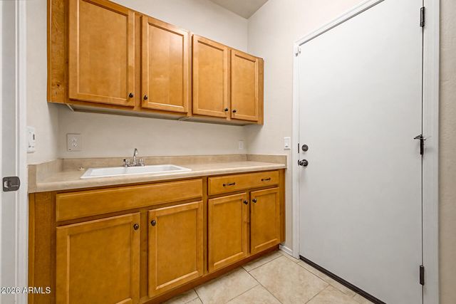 8231 S 70TH Drive, Laveen, AZ 85339