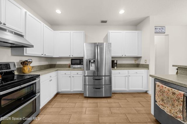 818 Boeing Street NE, Palm Bay, FL 32907