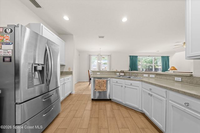 818 Boeing Street NE, Palm Bay, FL 32907