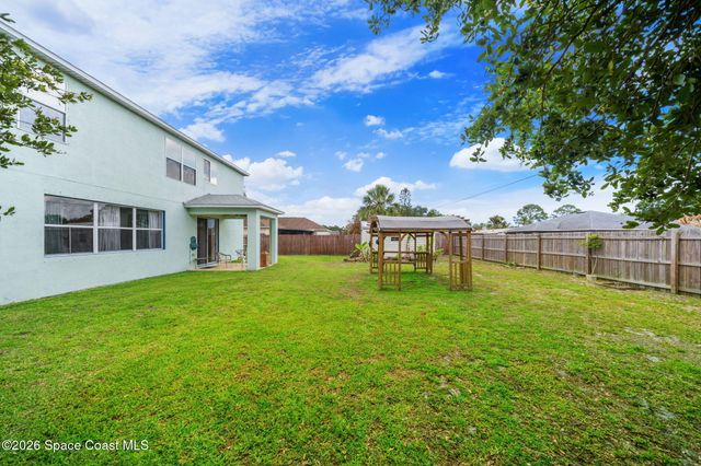 818 Boeing Street NE, Palm Bay, FL 32907
