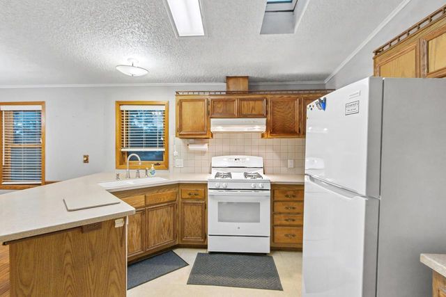 N4938 County Road J, Oxford, WI 53952