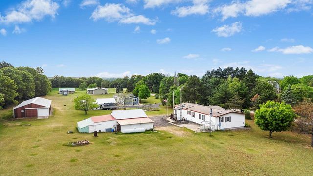 N4938 County Road J, Oxford, WI 53952