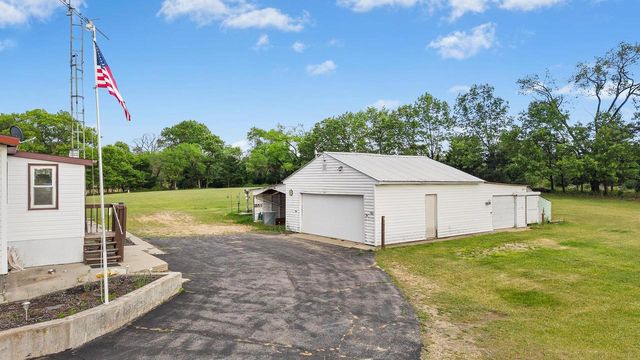 N4938 County Road J, Oxford, WI 53952