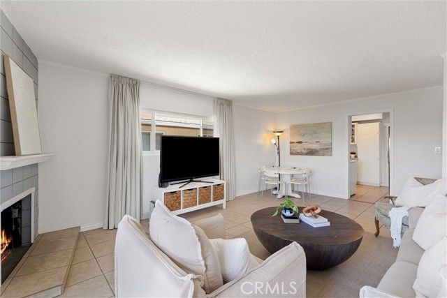 1349 Shadow H, Fullerton, CA 92831