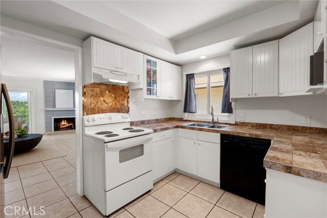 1349 Shadow H, Fullerton, CA 92831