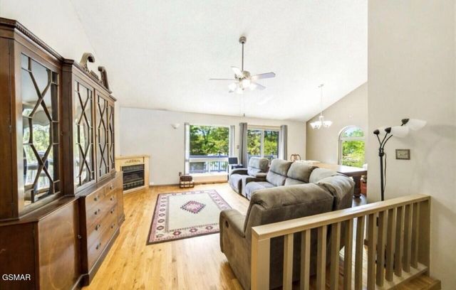 997 Lake Ridge Drive, Dandridge, TN 37725