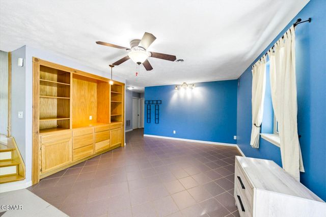 997 Lake Ridge Drive, Dandridge, TN 37725