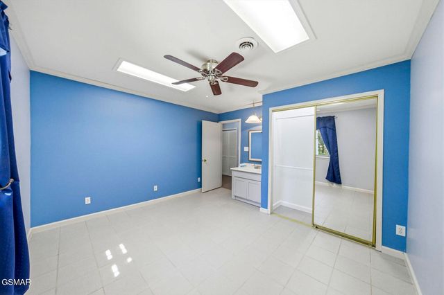 997 Lake Ridge Drive, Dandridge, TN 37725