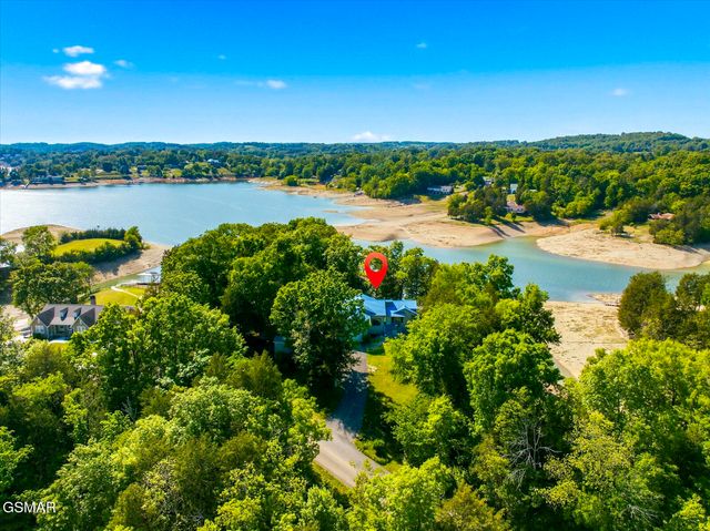 997 Lake Ridge Drive, Dandridge, TN 37725