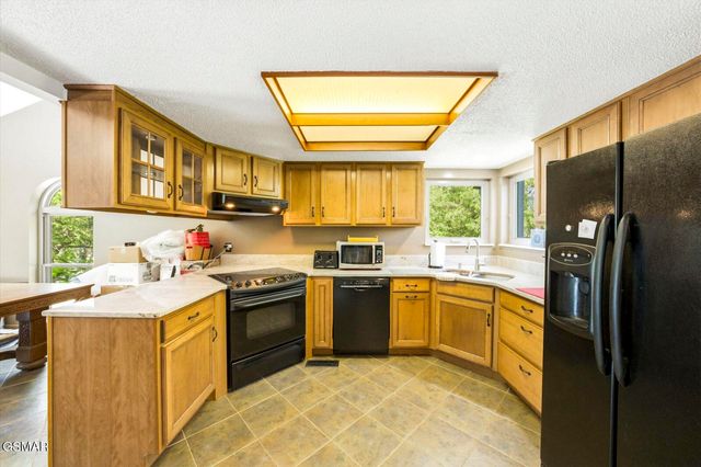 997 Lake Ridge Drive, Dandridge, TN 37725