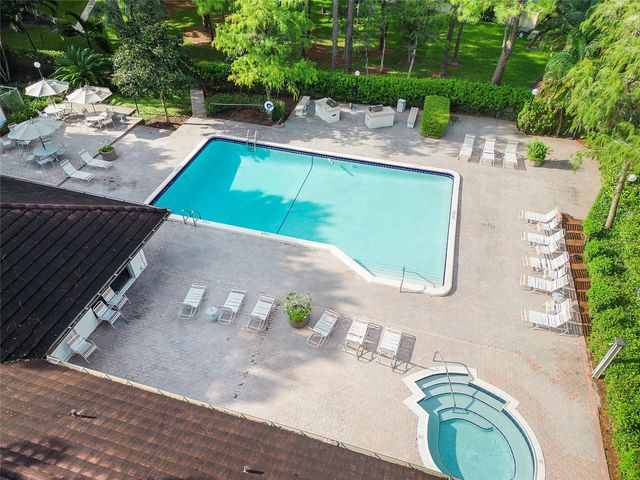 8437 Forest Hills Drive 203, Coral Springs, FL 33065