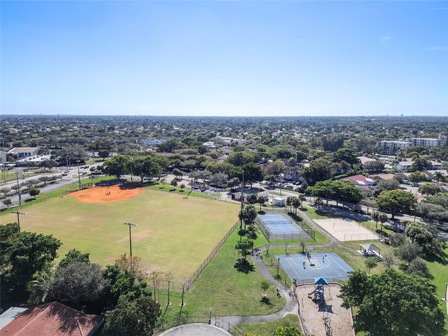 8437 Forest Hills Drive 203, Coral Springs, FL 33065