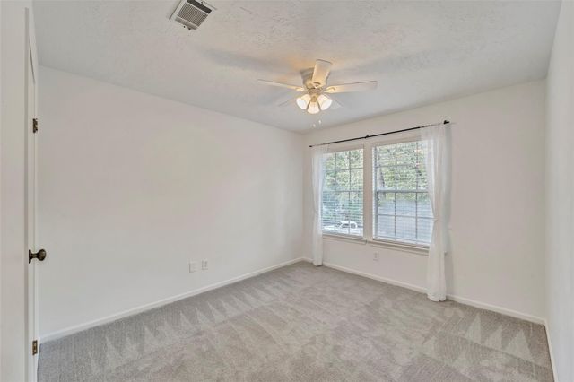 17 E Wandering Oak Drive, The Woodlands, TX 77381