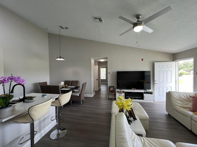 1213 BERMUDA LAKES LANE 208, Kissimmee, FL 34741