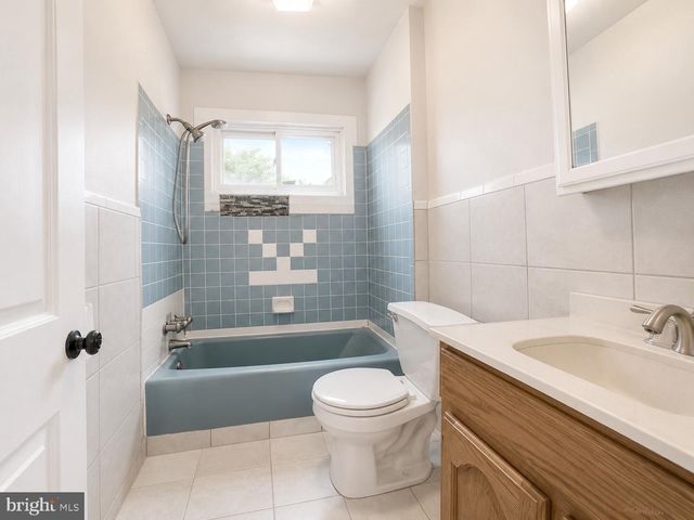 3 E PROVIDENCE RD, Lansdowne, PA 19050