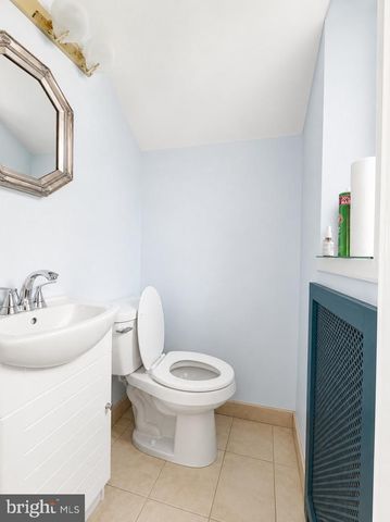 3 E PROVIDENCE RD, Lansdowne, PA 19050