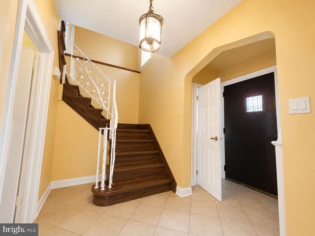 3 E PROVIDENCE RD, Lansdowne, PA 19050