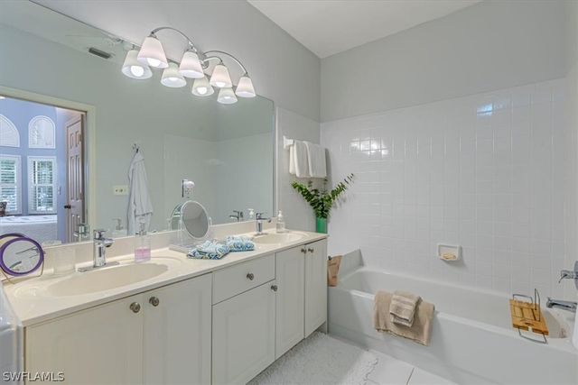 6010 Chardonnay LN 303, Naples, FL 34119