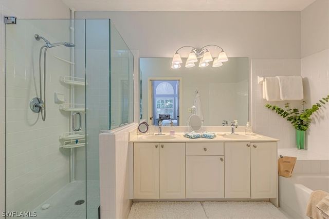 6010 Chardonnay LN 303, Naples, FL 34119