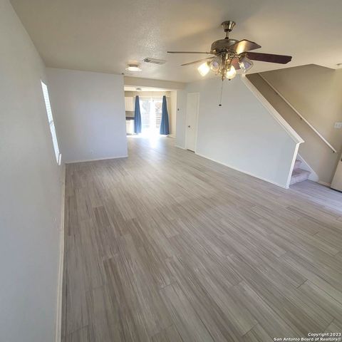 42 LATROBE POST, San Antonio, TX 78240