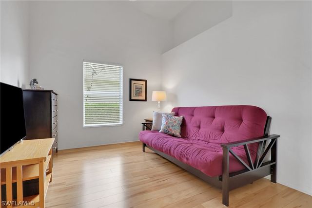 642 Lambton LN NE, Naples, FL 34104